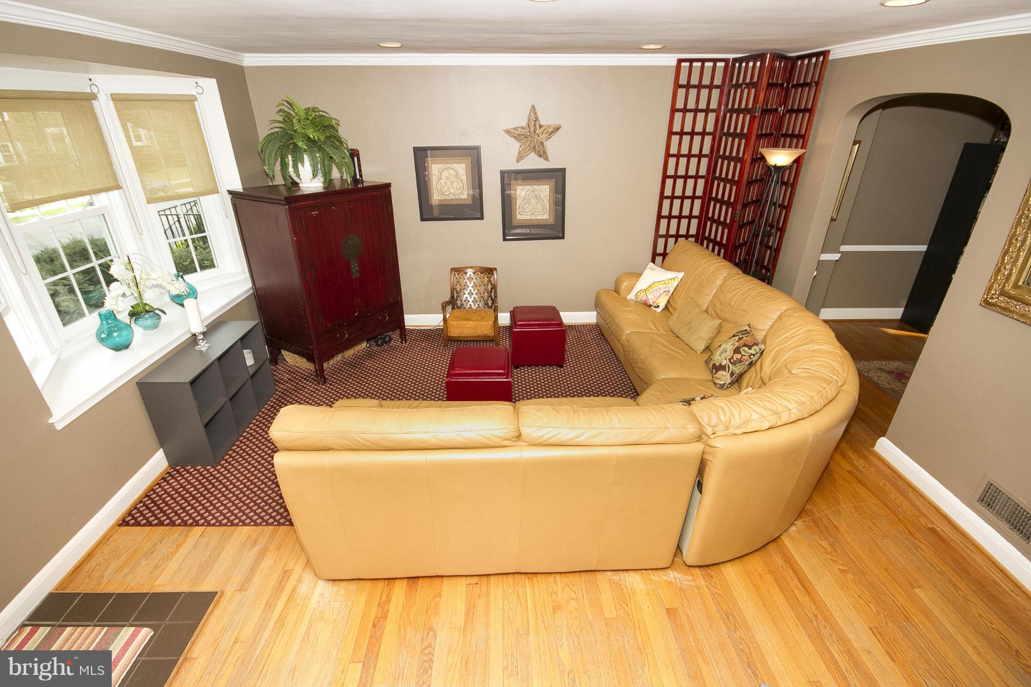 109 Brandon Road Baltimore, MD 21212 - Photo 3 of 21 Living Room