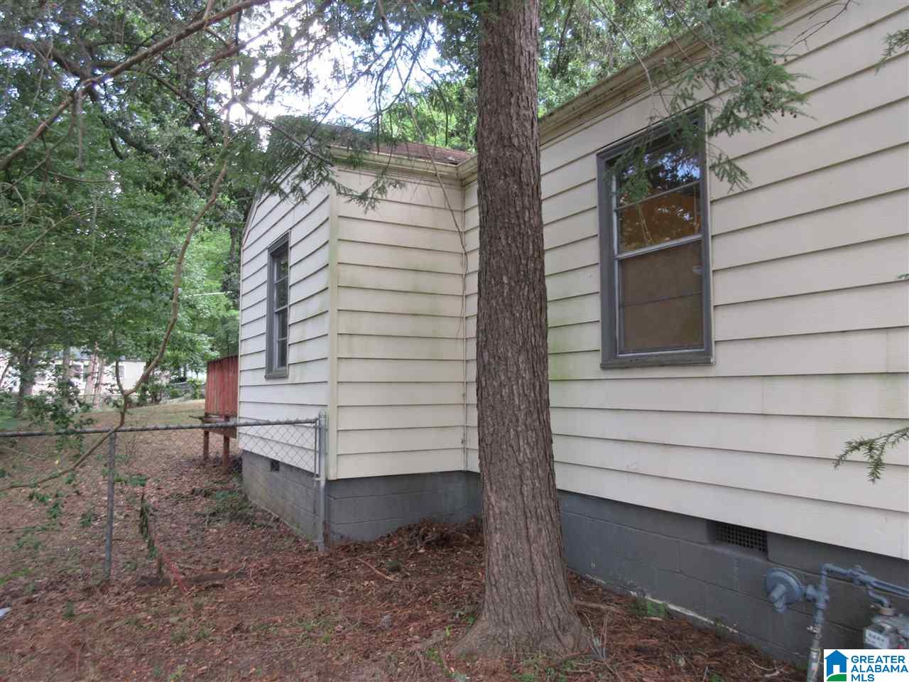 6609 Millard Fuller Road Fairfield, AL 35064 - Photo 4 of 21