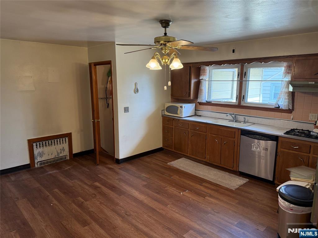 301 Valley Road Clifton, NJ 07013 - Photo 8 of 27
