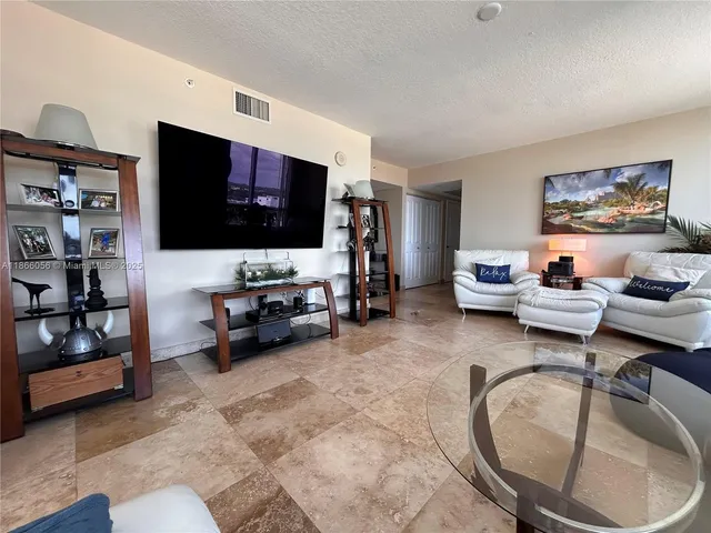 $4,995 | 610 West Las Olas Boulevard, Unit 1217N, Fort Lauderdale, FL 33312