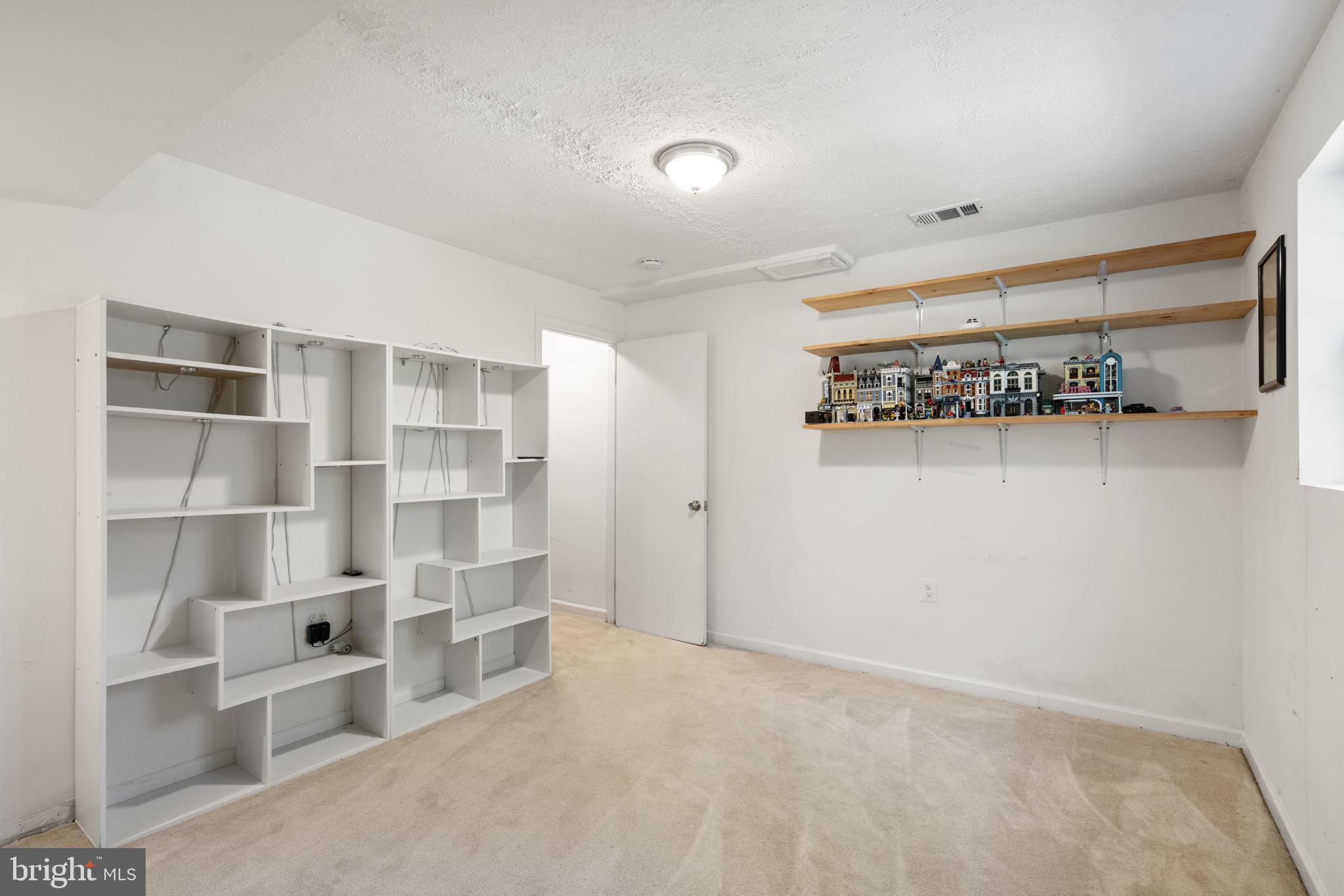 4301 Pleasant Valley Road Chantilly, VA 20151 - Photo 24 of 28