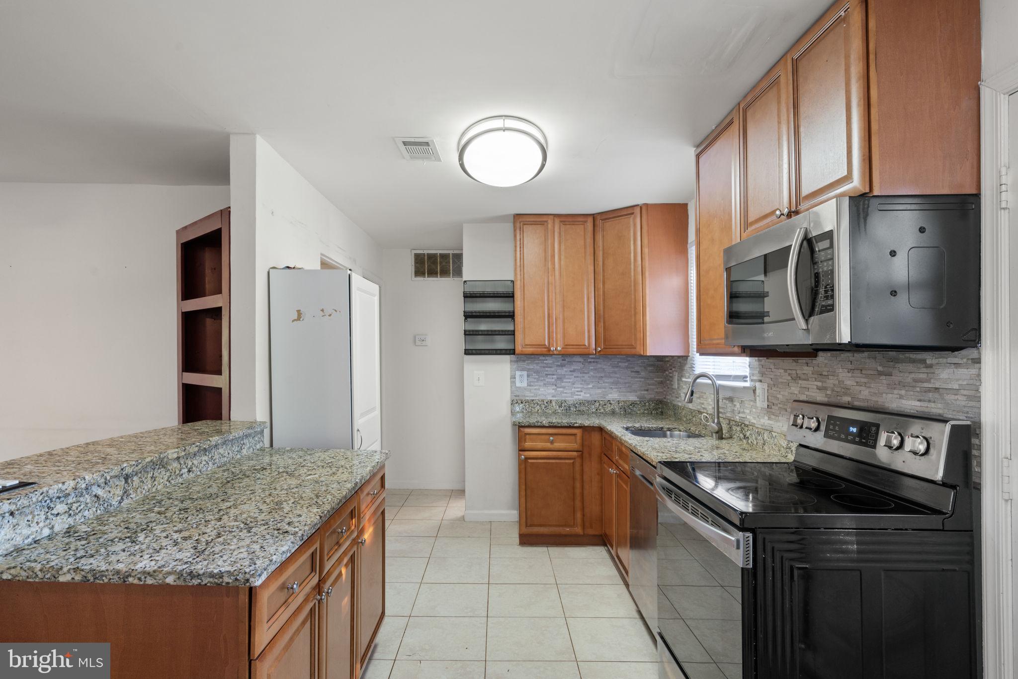 4301 Pleasant Valley Road Chantilly, VA 20151 - Photo 9 of 28