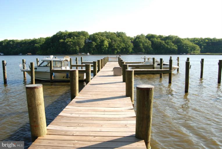 972 Riversedge Circle Annapolis, MD 21401 - Photo 8 of 19 Heritage Harbour Community Pier