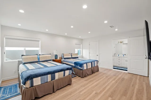 $10,000 | 3321 Ocean Drive, Oxnard, CA 93035