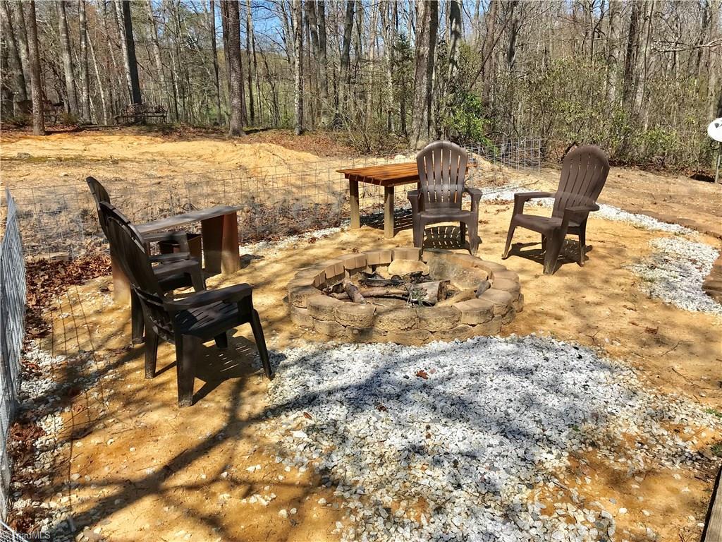 2066 Marshall Smith Road King, NC 27021 - Photo 5 of 28
