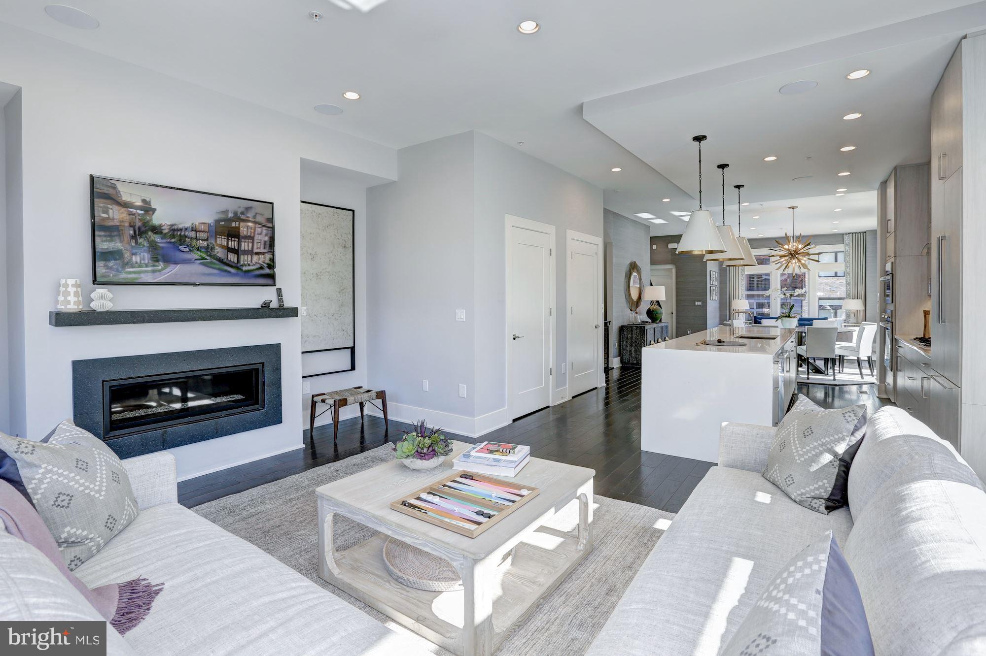 176 Winsome Circle Bethesda, MD 20814 - Photo 9 of 30 Living Room