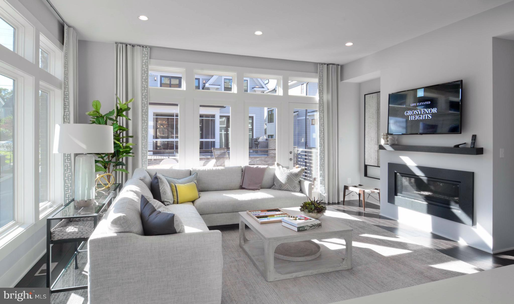 176 Winsome Circle Bethesda, MD 20814 - Photo 10 of 30 Living Room