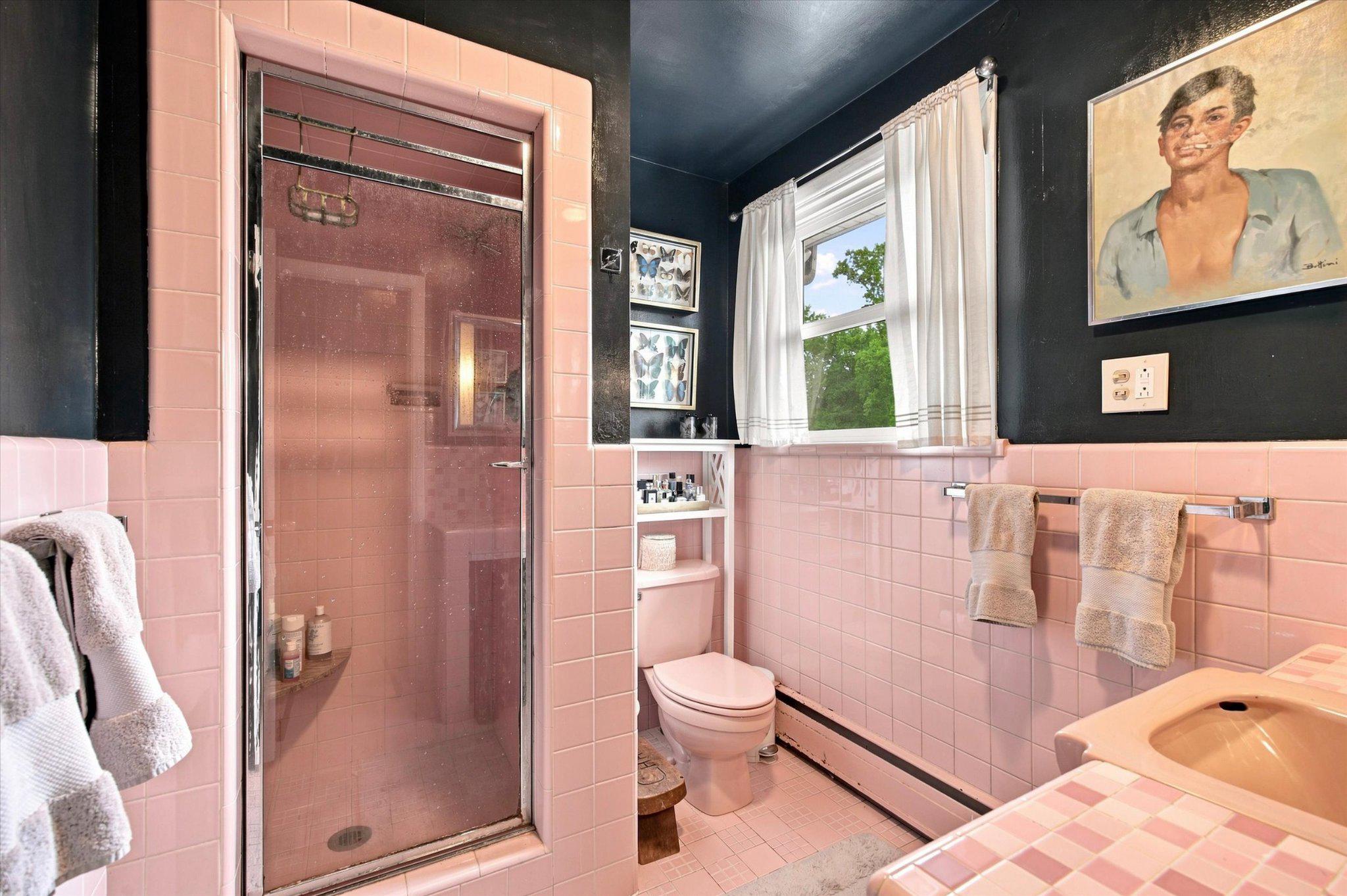 341 Sprague Road Penn Valley, PA 19072 - Photo 36 of 67 Primary suite full bathroom