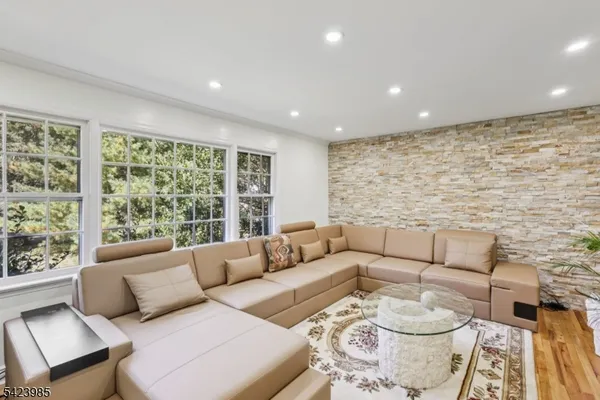 $1,050,000 | 2004 Winding Brook Way, Scotch Plains, NJ 07076