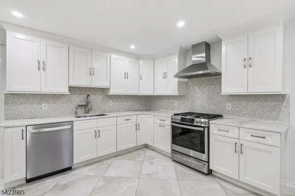 $1,050,000 | 2004 Winding Brook Way, Scotch Plains, NJ 07076