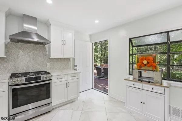 $1,050,000 | 2004 Winding Brook Way, Scotch Plains, NJ 07076