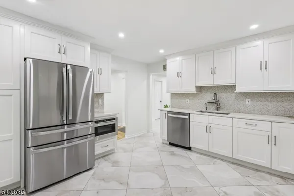 $1,050,000 | 2004 Winding Brook Way, Scotch Plains, NJ 07076