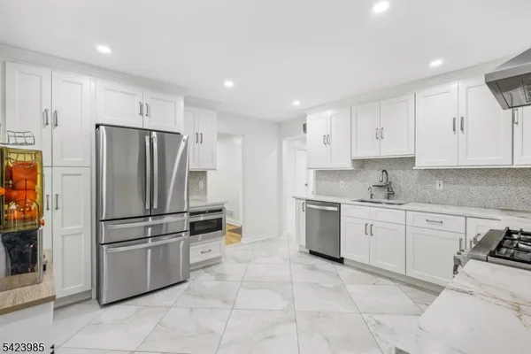 $1,050,000 | 2004 Winding Brook Way, Scotch Plains, NJ 07076