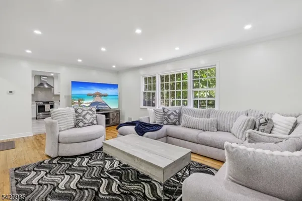 $1,050,000 | 2004 Winding Brook Way, Scotch Plains, NJ 07076