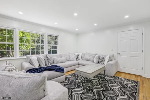 $1,050,000 | 2004 Winding Brook Way, Scotch Plains, NJ 07076