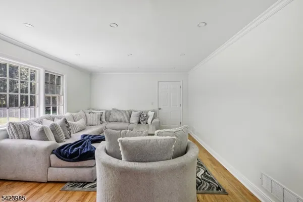 $1,050,000 | 2004 Winding Brook Way, Scotch Plains, NJ 07076