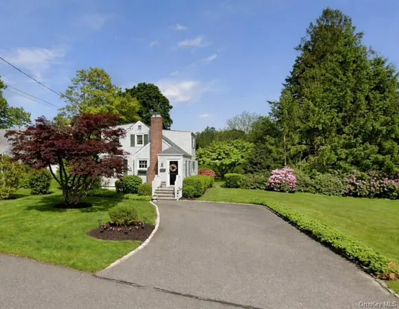 $949,000 | 36 Burr Avenue, Northport, NY 11768