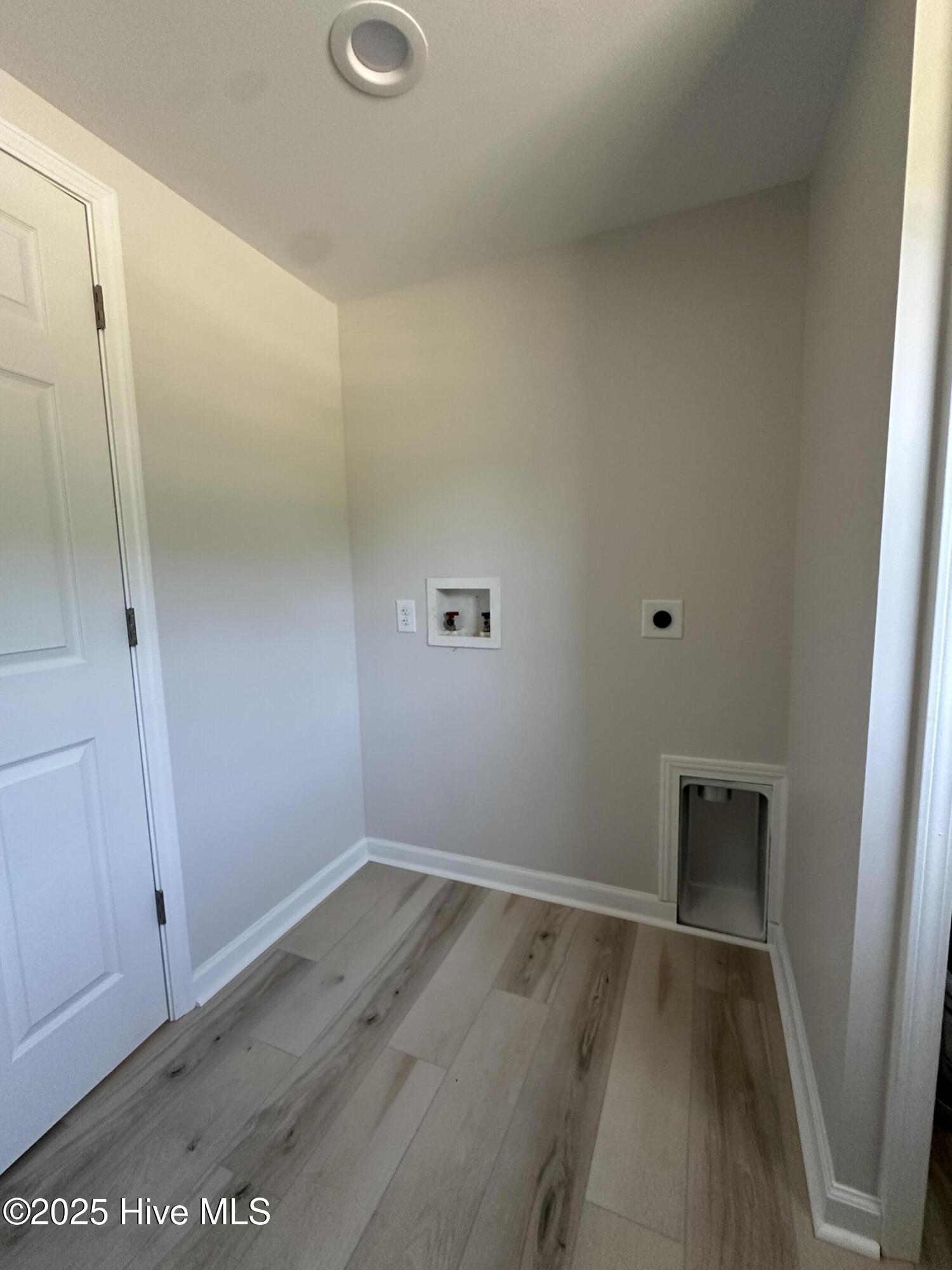 196 Waters Road Jacksonville, NC 28546 - Photo 21 of 24 Laundry