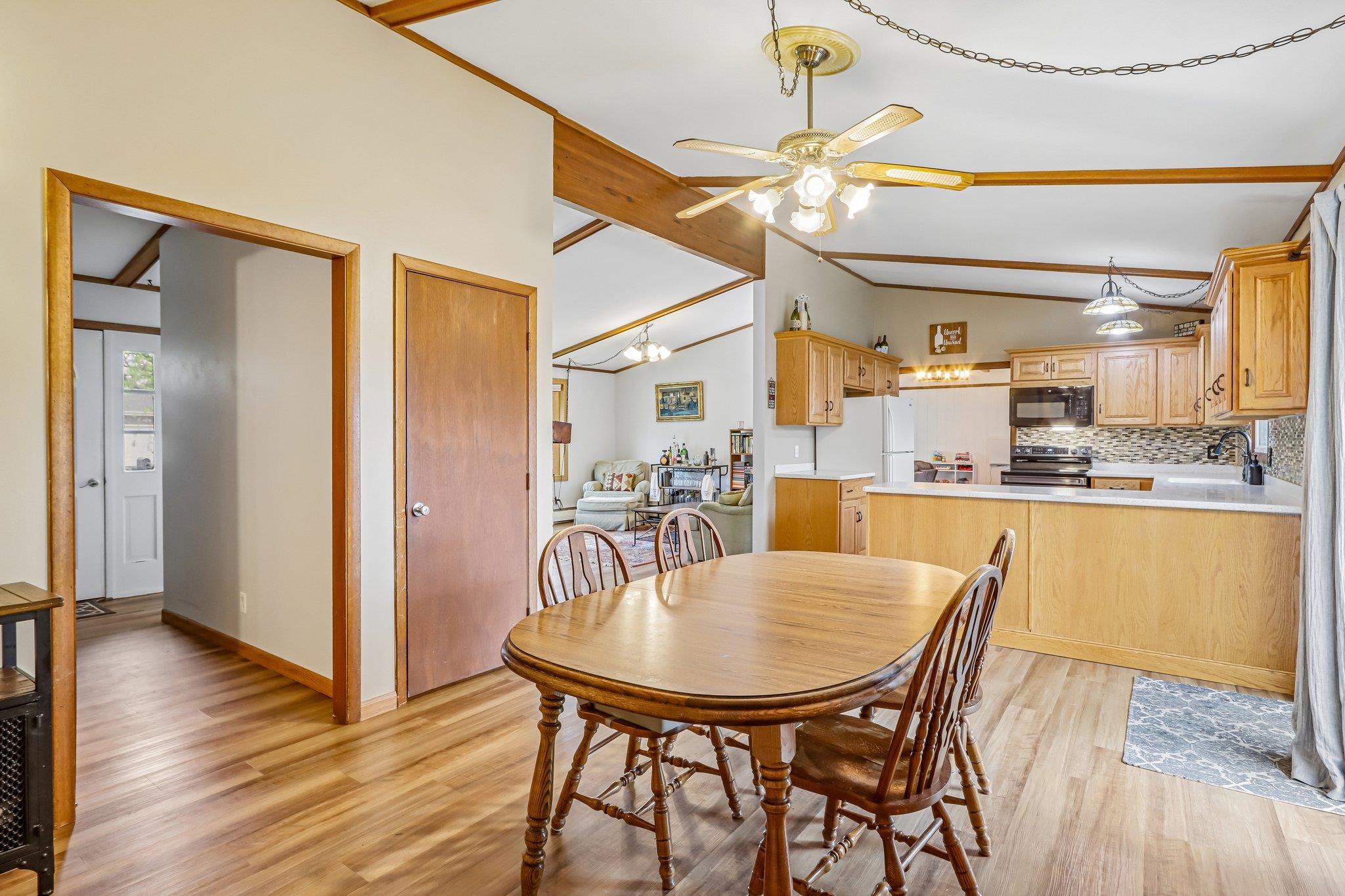 4614 Hamlet Place Madison, WI 53714 - Photo 16 of 49