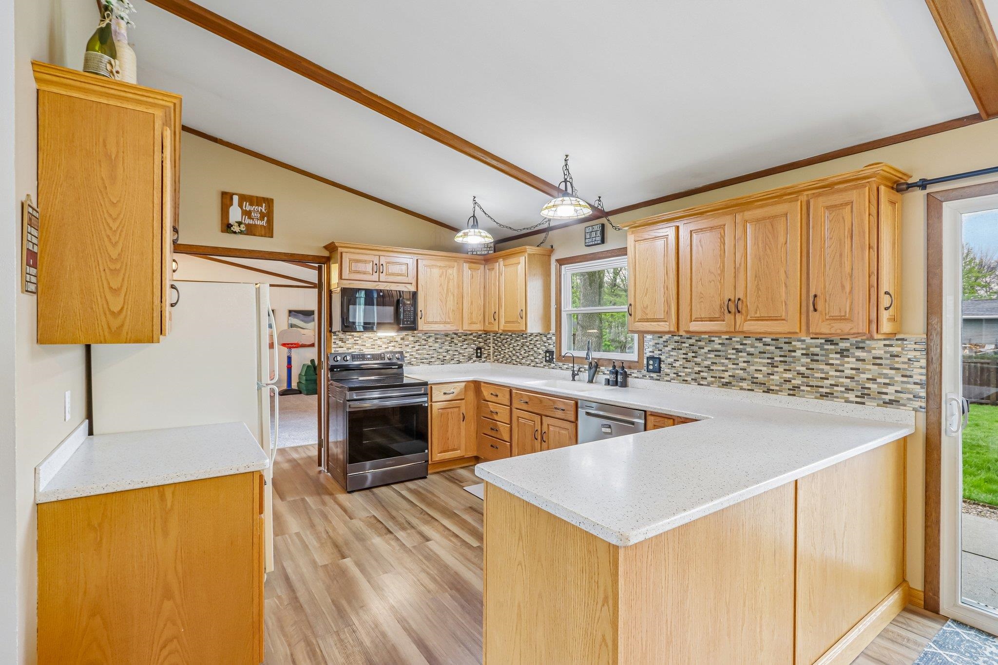 4614 Hamlet Place Madison, WI 53714 - Photo 19 of 49