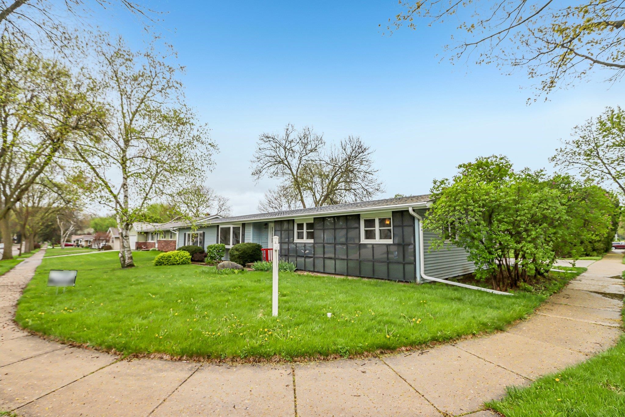 4614 Hamlet Place Madison, WI 53714 - Photo 4 of 49