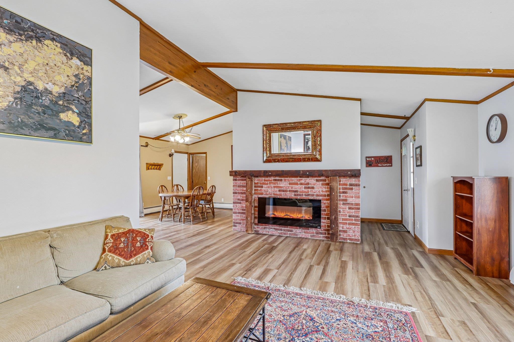 4614 Hamlet Place Madison, WI 53714 - Photo 9 of 49