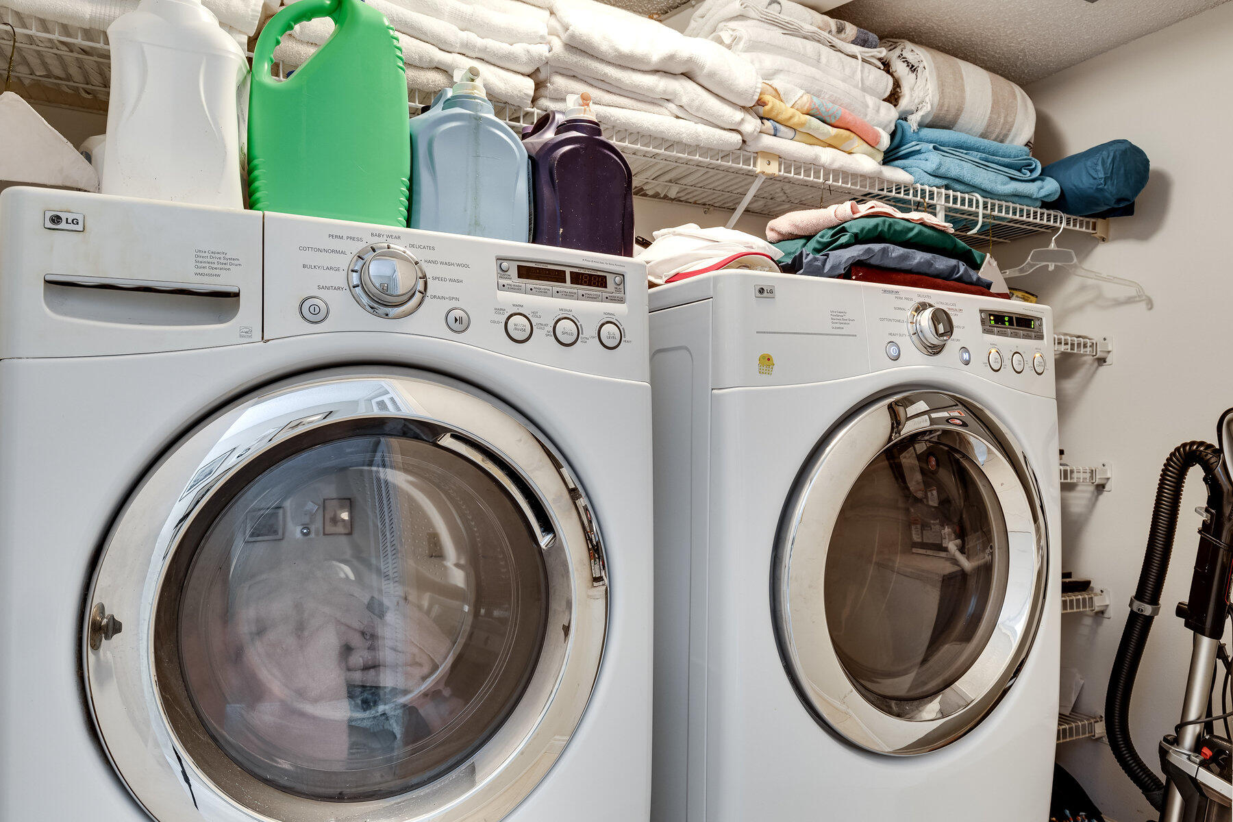 7771 La Mirada Drive Boca Raton, FL 33433 - Photo 30 of 38 a utility room with dryer and washer