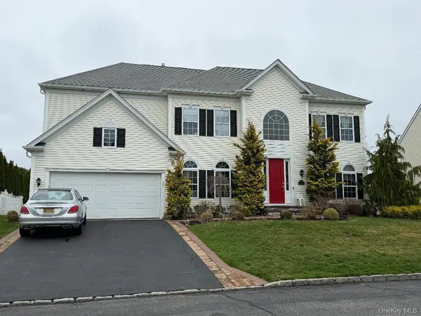$1,150,000 | 32 Avolet Court, Mount Sinai, NY 11766