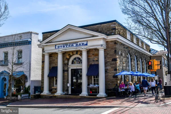 $2,000 | 2 East Federal Street, Unit 250, Middleburg, VA 20117