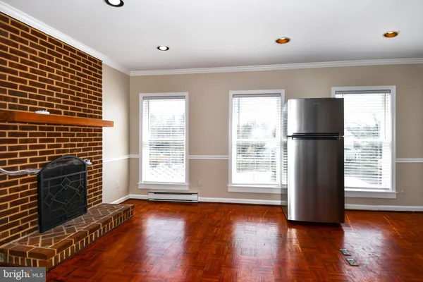 $2,000 | 2 East Federal Street, Unit 250, Middleburg, VA 20117