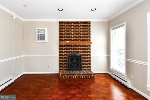 $2,000 | 2 East Federal Street, Unit 250, Middleburg, VA 20117