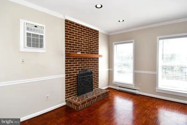 $2,000 | 2 East Federal Street, Unit 250, Middleburg, VA 20117