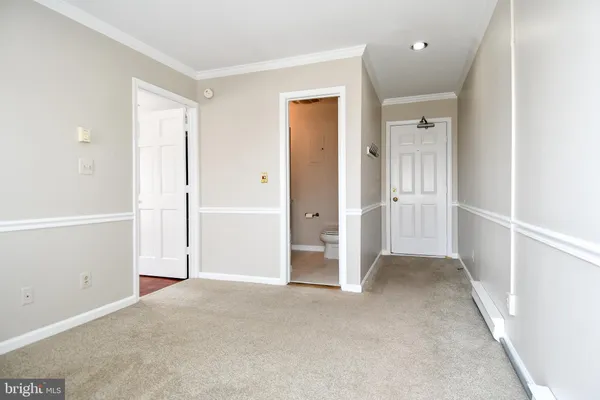 $2,000 | 2 East Federal Street, Unit 250, Middleburg, VA 20117
