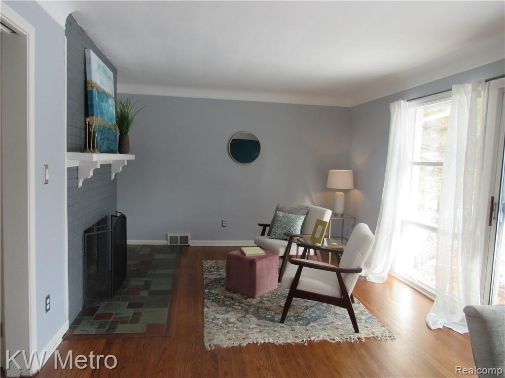 28240 Quail Hollow Road Farmington Hills, MI 48331 - Photo 8 of 22