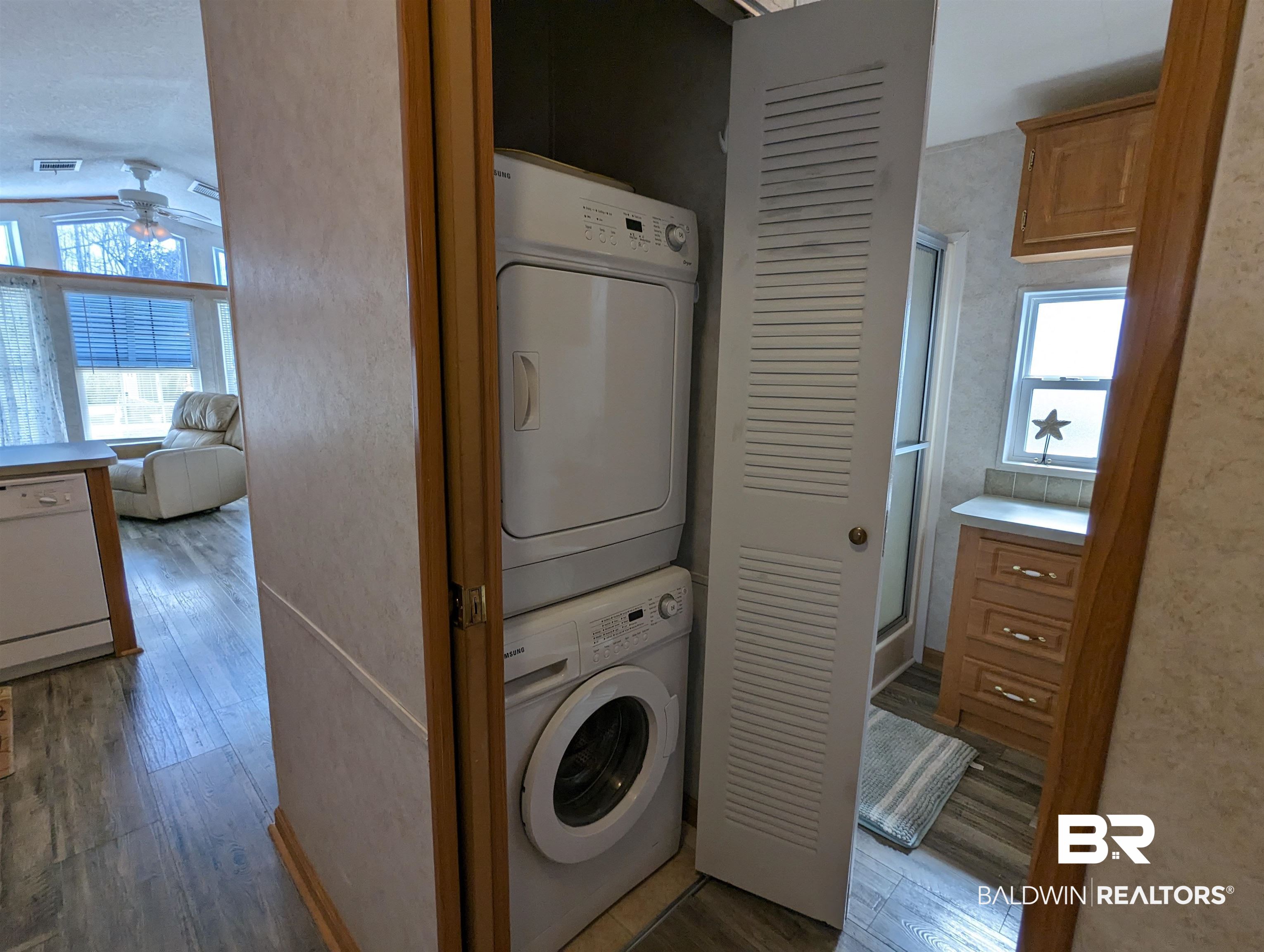 24711 Miflin Road, Unit B9 Elberta, AL 36530 - Photo 21 of 50 Washer & Dryer