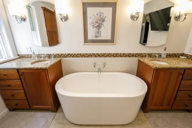 $599,000 | 8 Country Way, Waterville, ME 04901