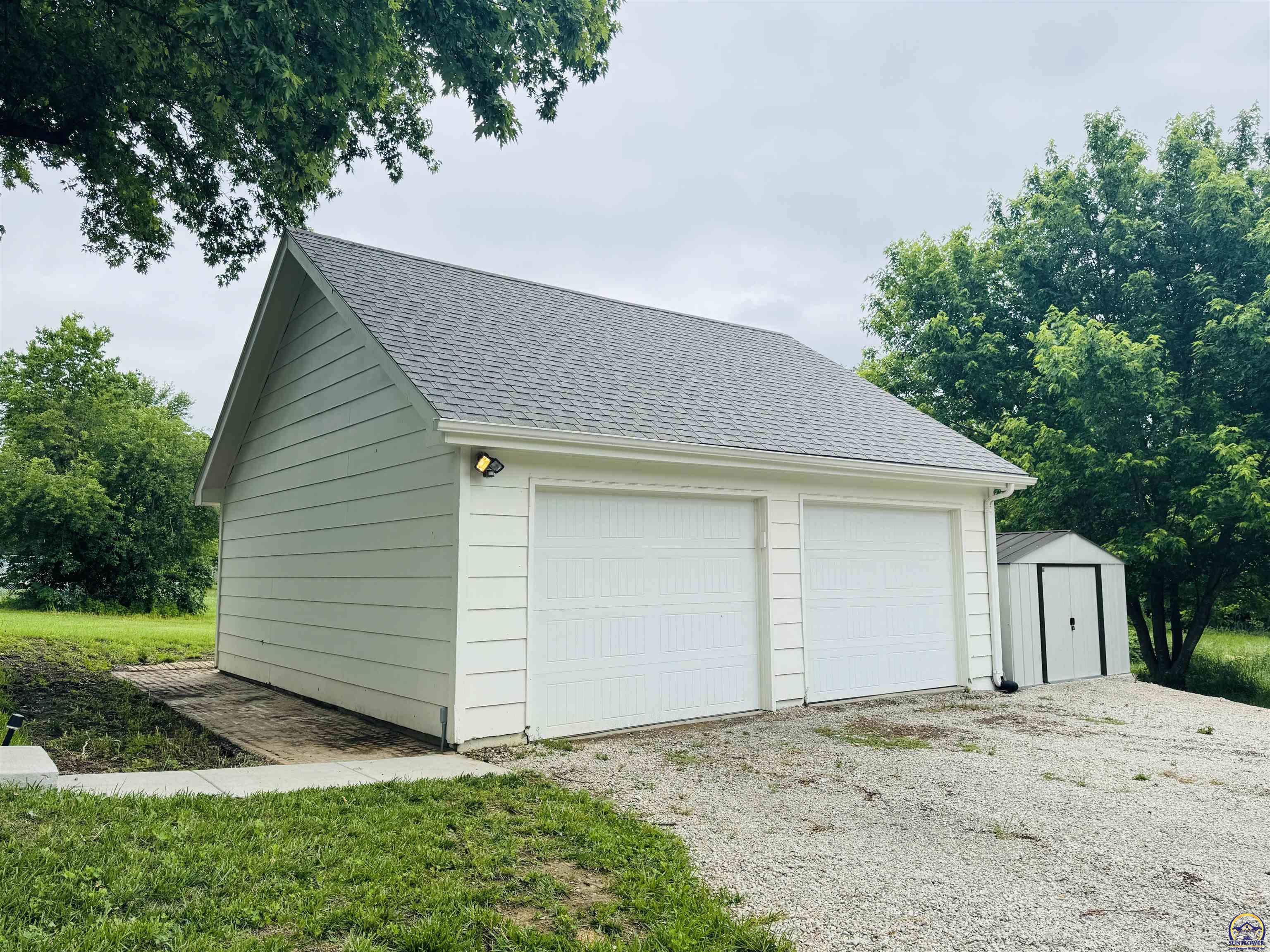 320 Northeast 58th Street Topeka, KS 66617 - Photo 36 of 49