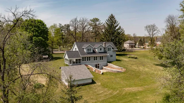 $699,000 | 134 Tustin Road, Fremont, WI 54940