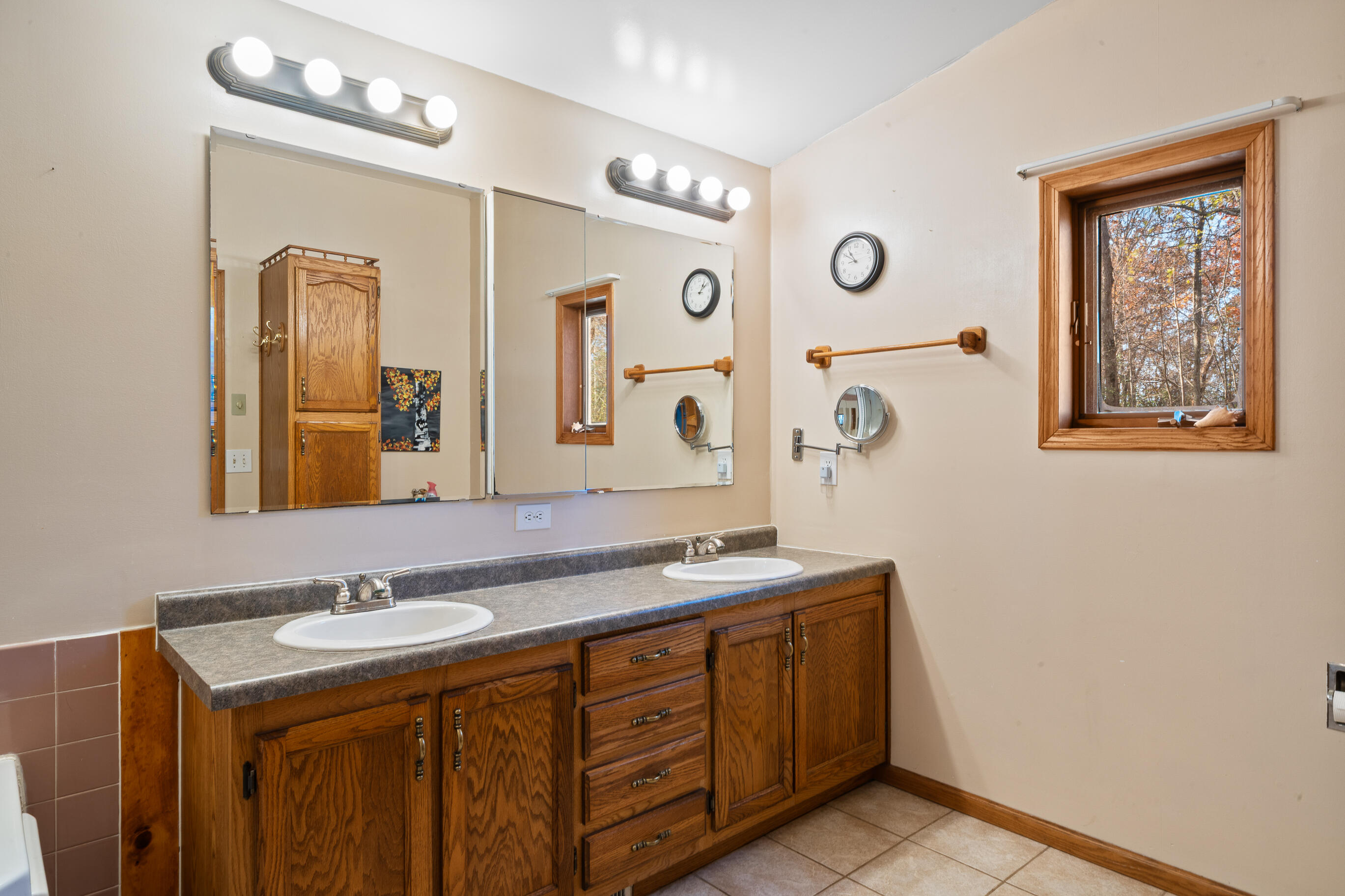 2121 Adelia Avenue Delavan, WI 53115 - Photo 42 of 106 2121 Adelia - Interior-55