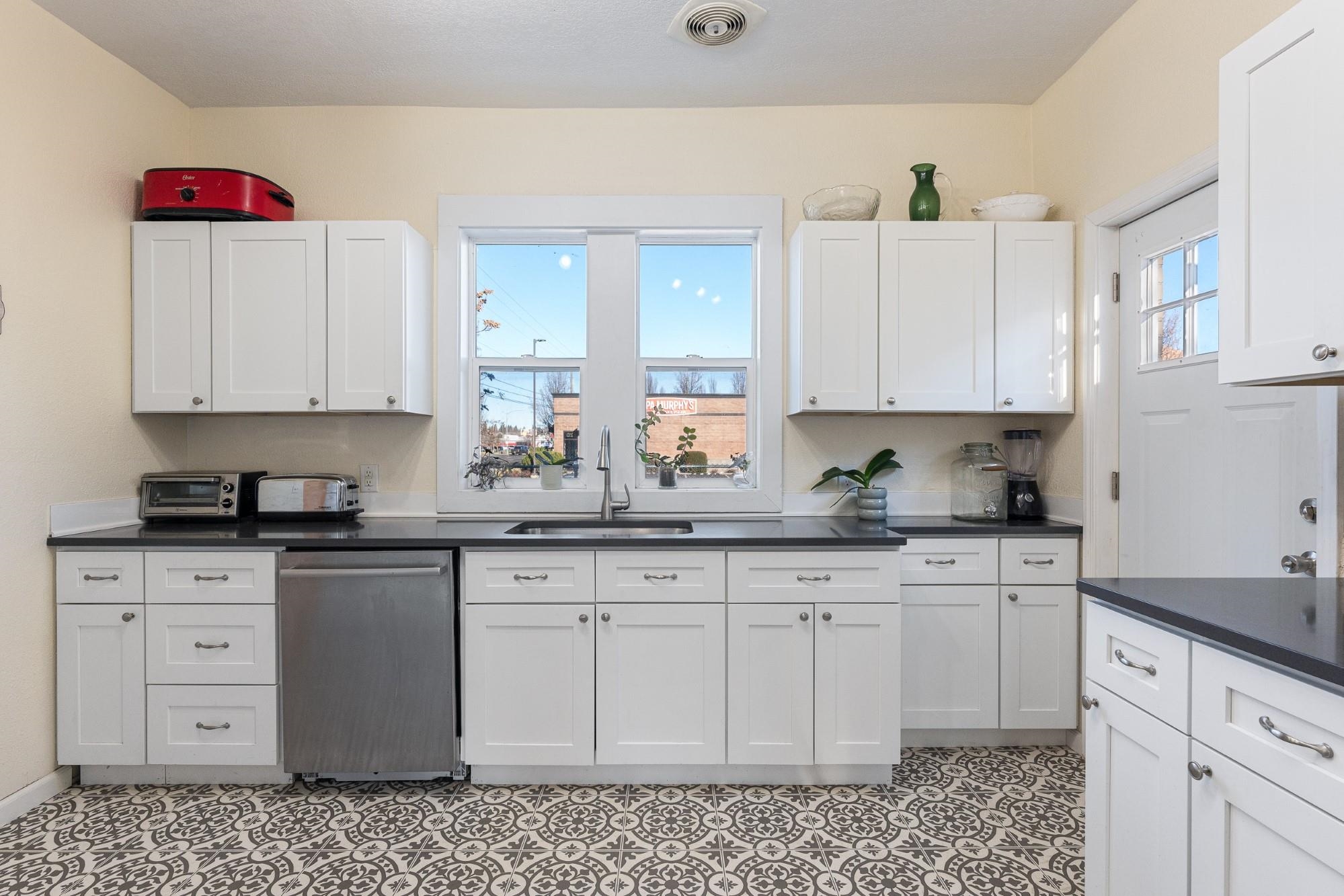 2012 North Ruby Street Spokane, WA 99207 - Photo 11 of 42