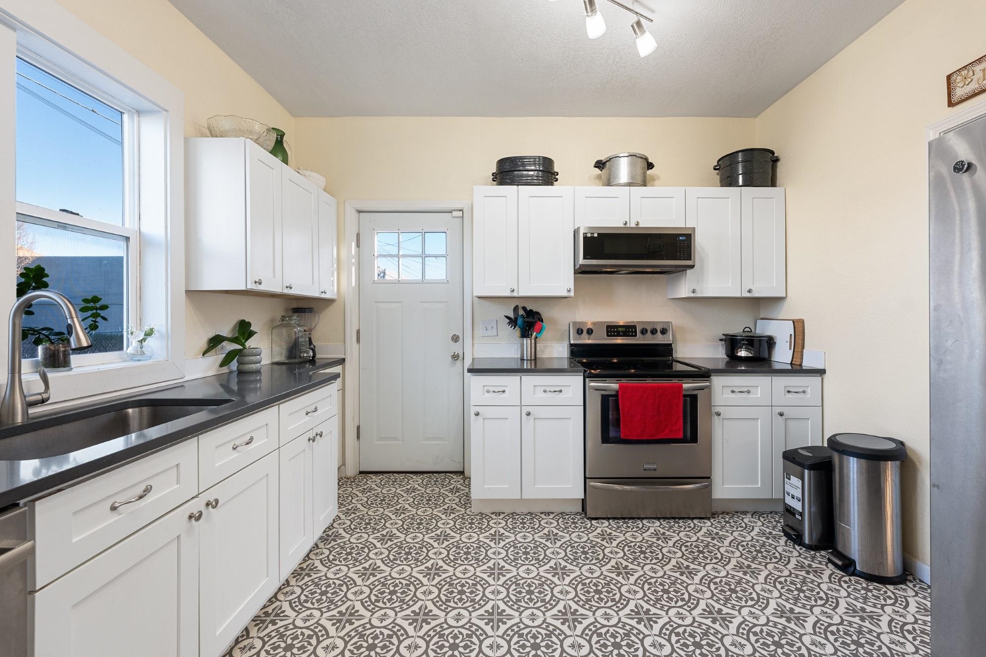 2012 North Ruby Street Spokane, WA 99207 - Photo 12 of 42