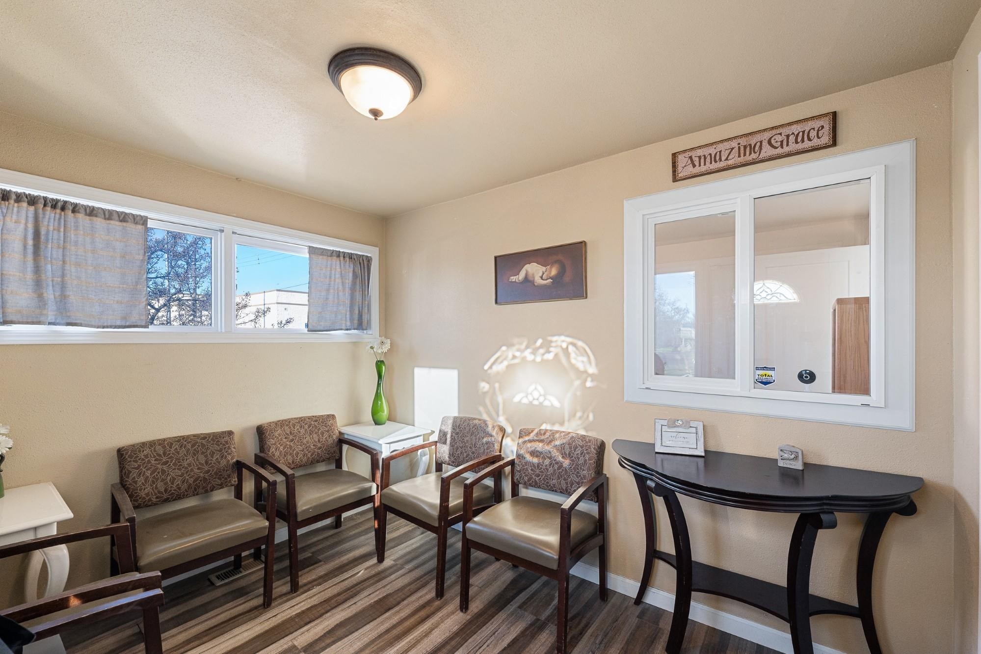 2012 North Ruby Street Spokane, WA 99207 - Photo 3 of 42