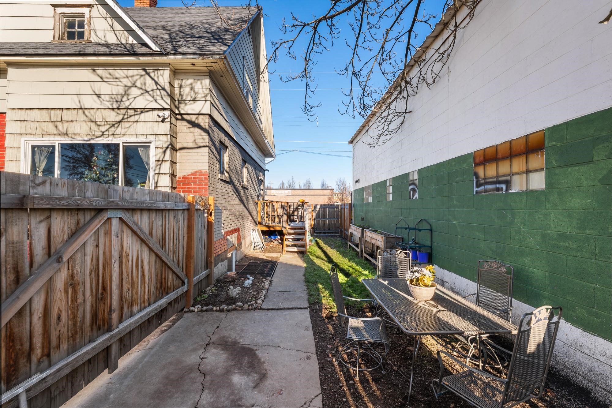 2012 North Ruby Street Spokane, WA 99207 - Photo 35 of 42