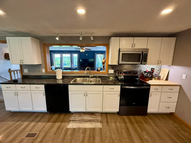 $414,900 | W8192 Pilz Road, Browntown, WI 53522