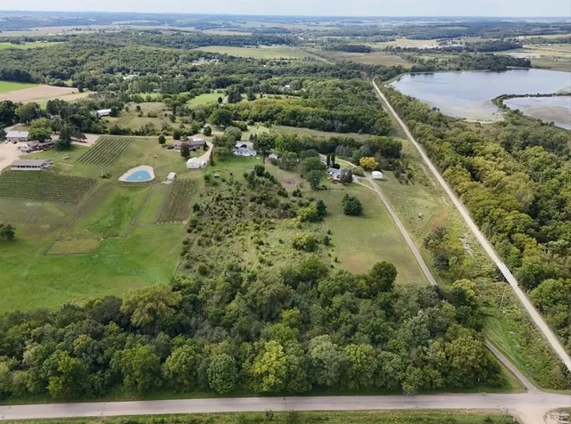 $414,900 | W8192 Pilz Road, Browntown, WI 53522