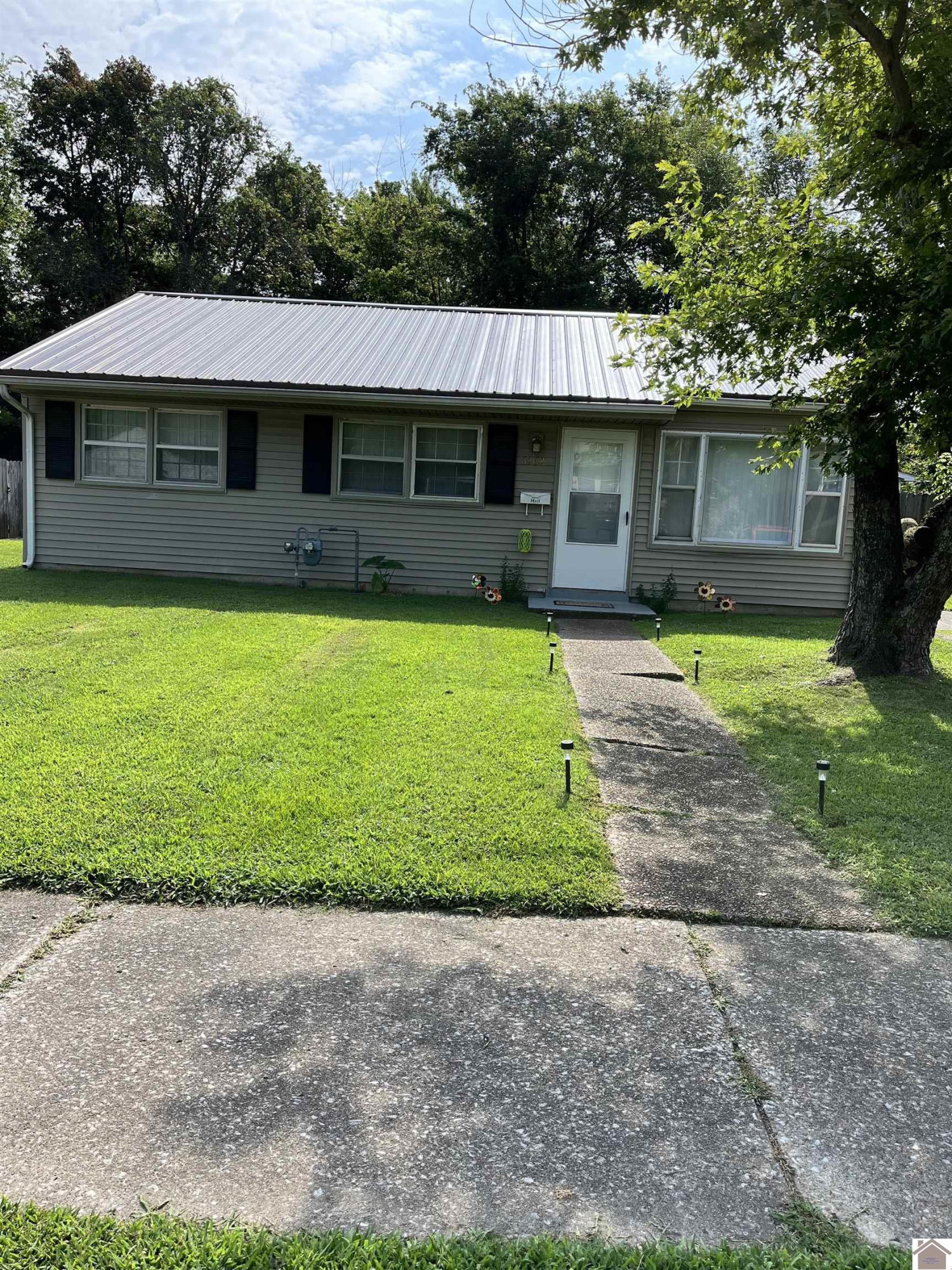 3232 Spring Street Paducah, KY 42001 - Photo 1 of 16 Photo 1