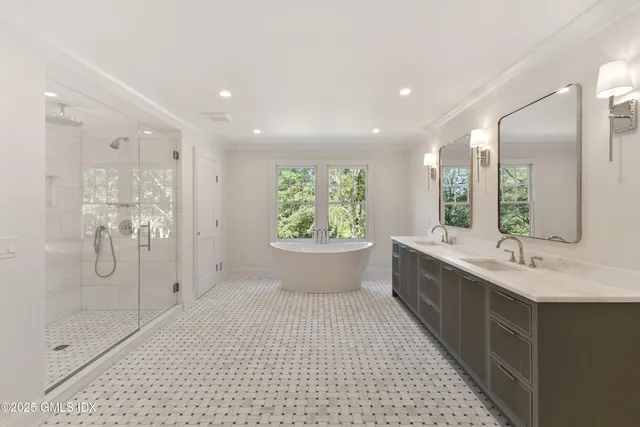 $5,995,000 | 20 Cutler Road, Greenwich, CT 06831