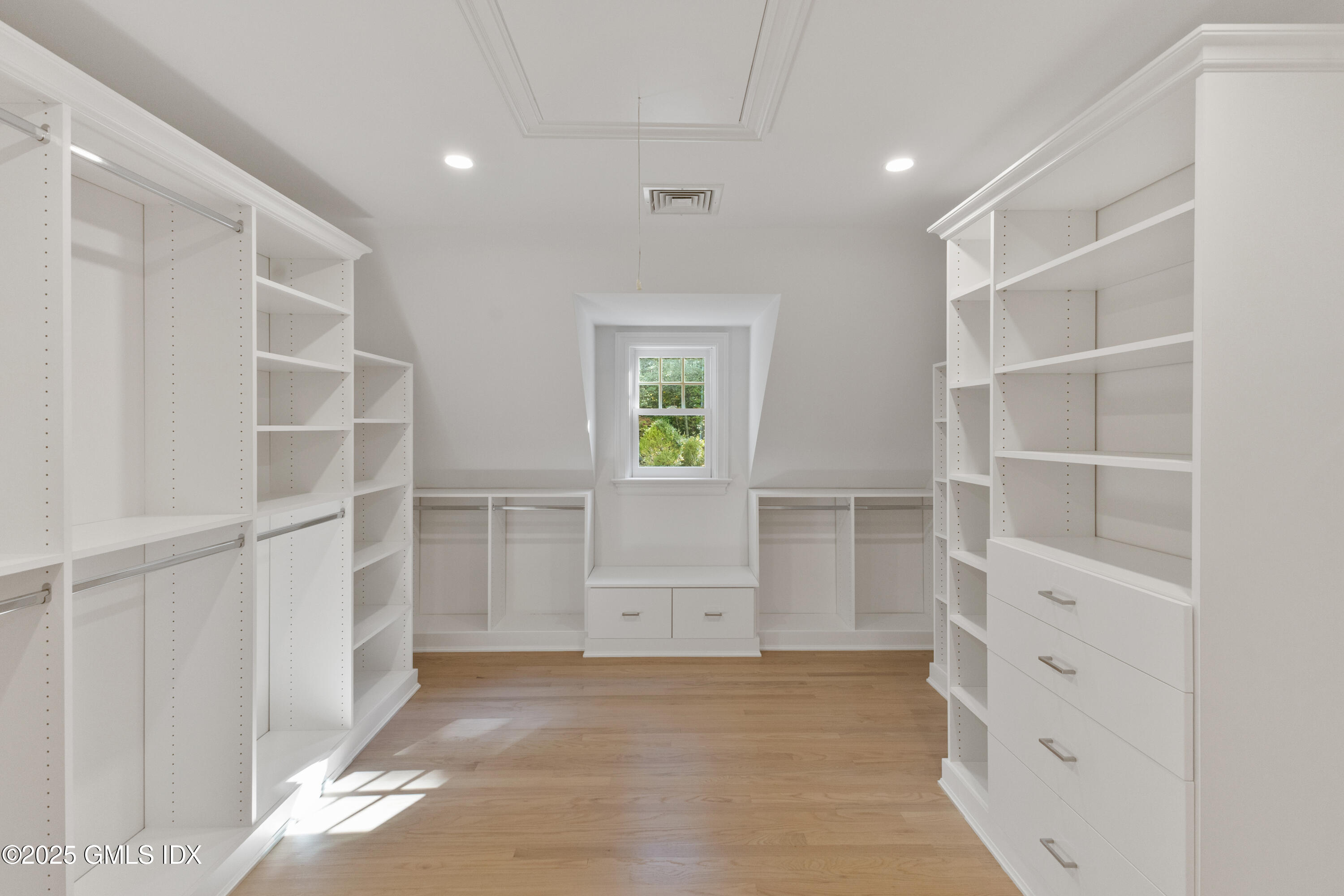 20 Cutler Road Greenwich, CT 06831 - Photo 14 of 25 1 of 2 Dressing Rooms