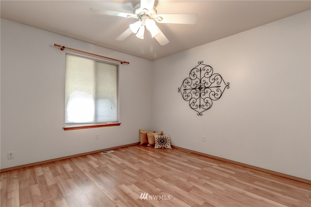4926 Parker Road East Sumner, WA 98390 - Photo 11 of 24