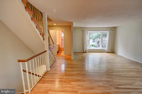 $3,200 | 4 Fendall Avenue, Alexandria, VA 22304